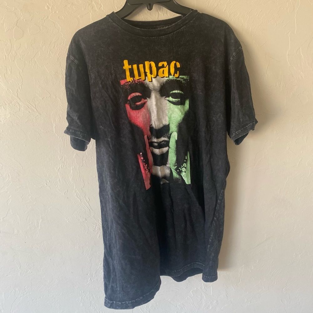 Tupac black multicolored tshirt